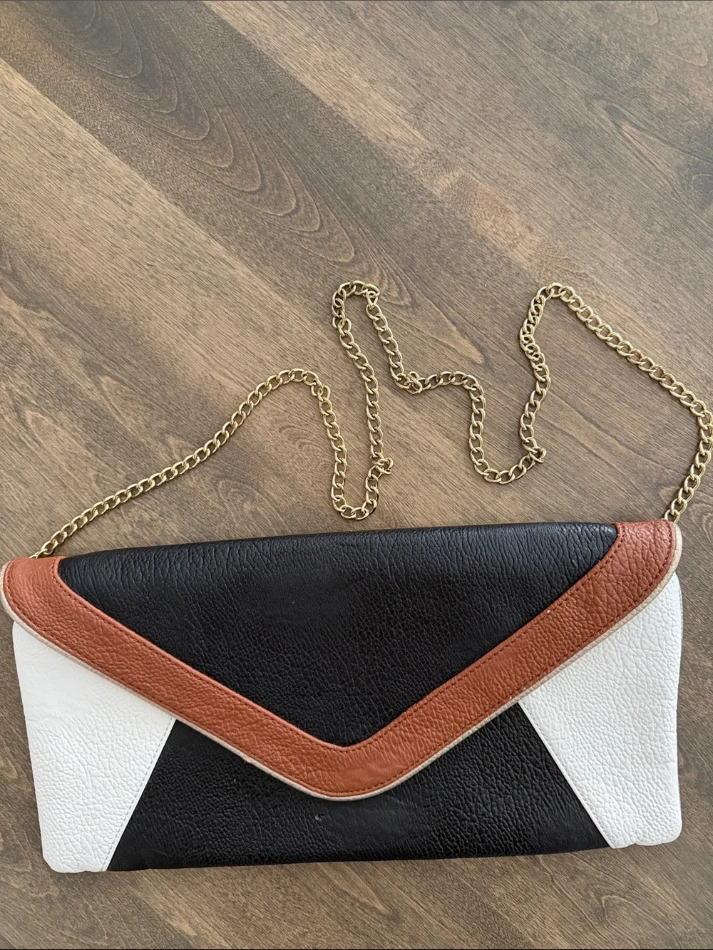 VTG Steve Madden Black, White & Brown Envelope Chain Clutch